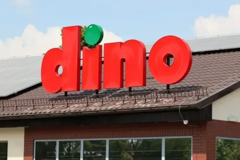 Jak ściągnąć aplikację Dino i korzystać z promocji w sklepach